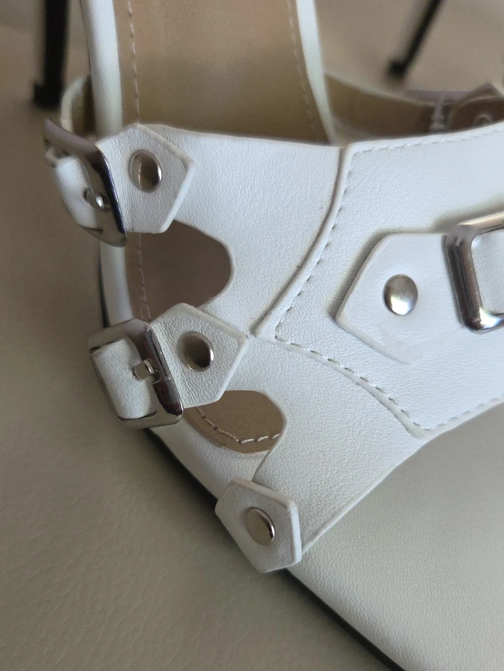 SHEIN White Stiletto Heel Sandals w/ Buckle Detail Size 8.5